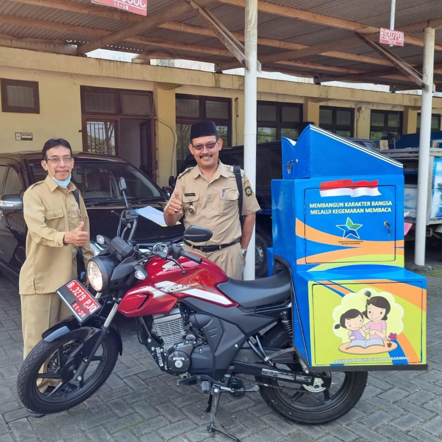 Perpustakaan Swa Pustaka Hargorejo Terima Hibah Motor Perpustakaan Keliling